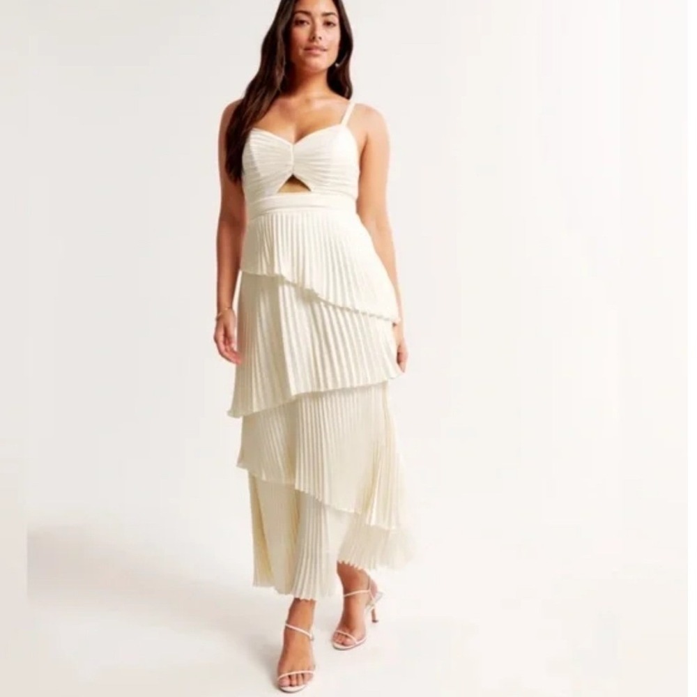 Abercrombie & Fitch Giselle Pleated Tiered Maxi Dress Cream Cut Out Size M